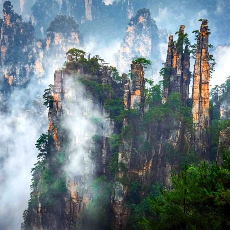 Mysterious landscape and exquisite Chu culture