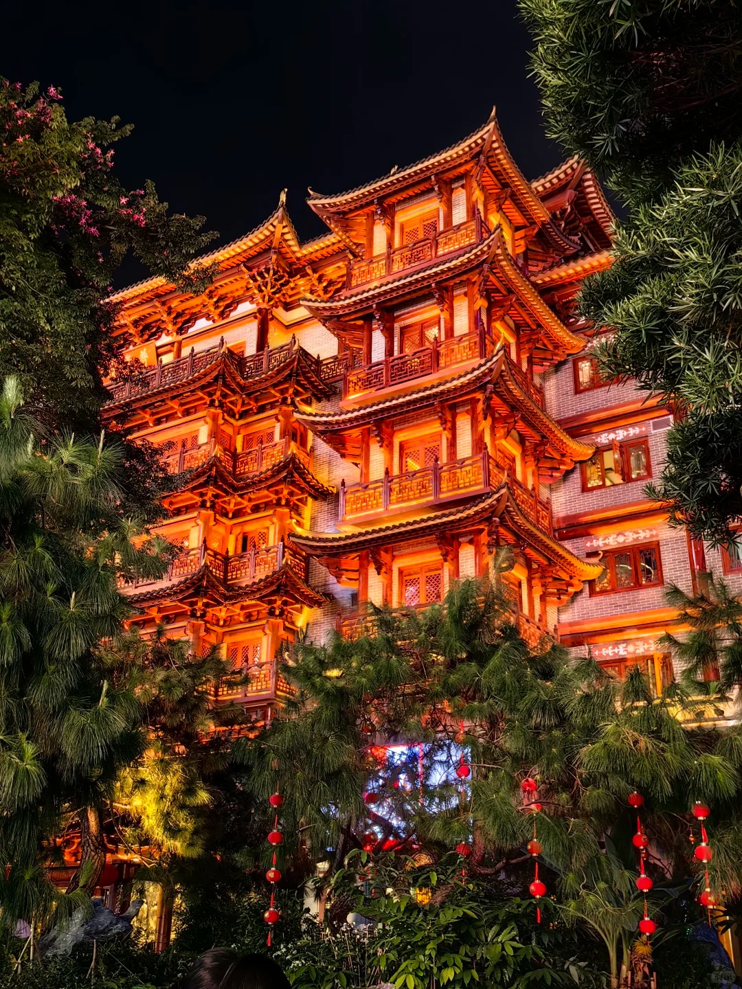 Exploring the hustle and bustle of the mortal world and the commercial streets